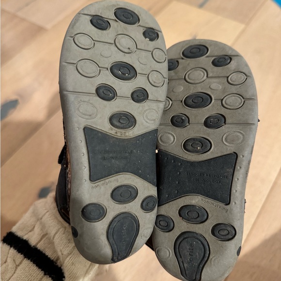 Stride Rite boy's Srt Oaklynn Sandal, size 9 - Picture 4 of 5